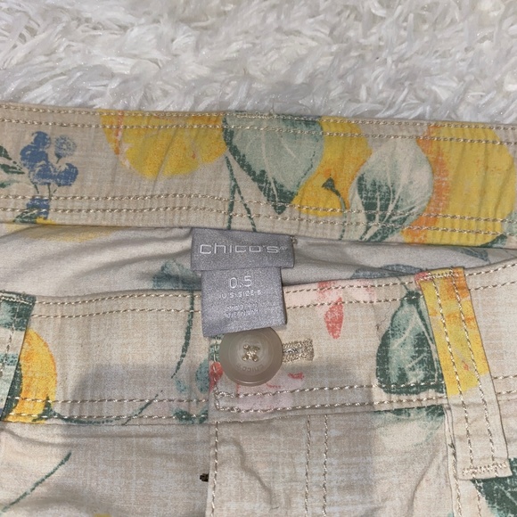 Chico cargo style capri lemon pattern with roll up option - Picture 7 of 11